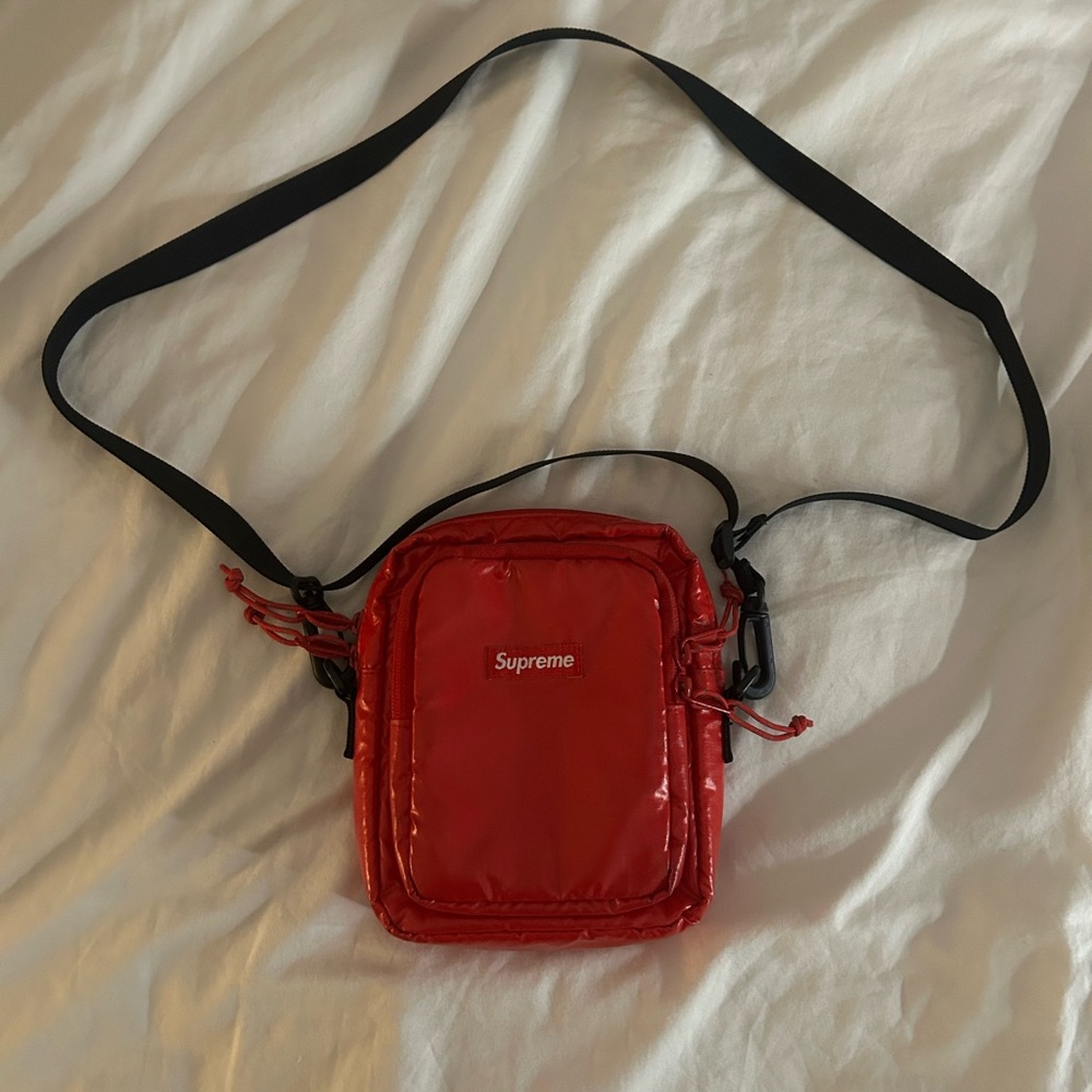 SUPREME RED CROSSBODY/SHOULDER BAG